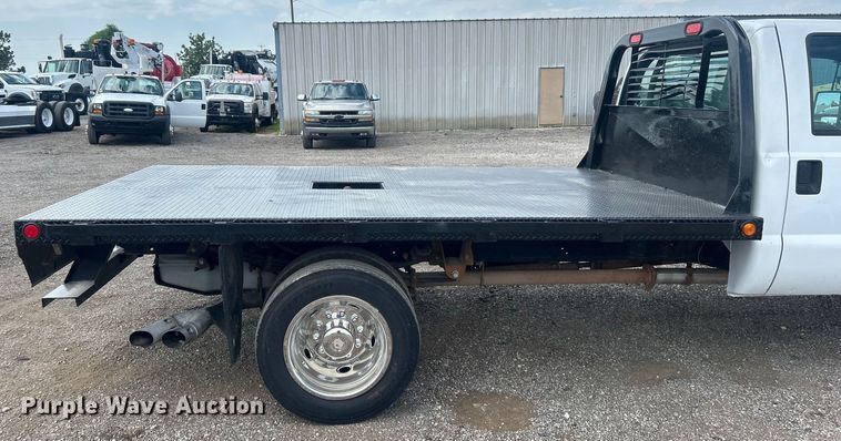 image for item EG0808 2012 Ford F550 Super Duty  Crew Cab flatbed truck