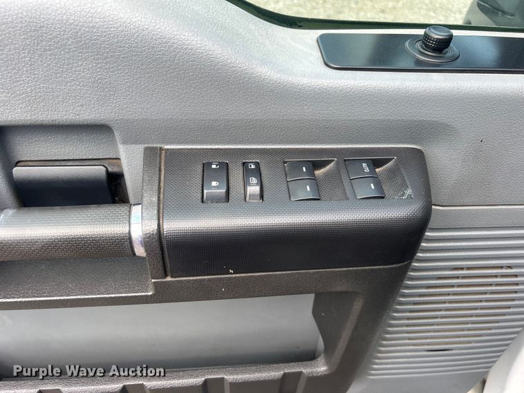 image for item EG0808 2012 Ford F550 Super Duty  Crew Cab flatbed truck