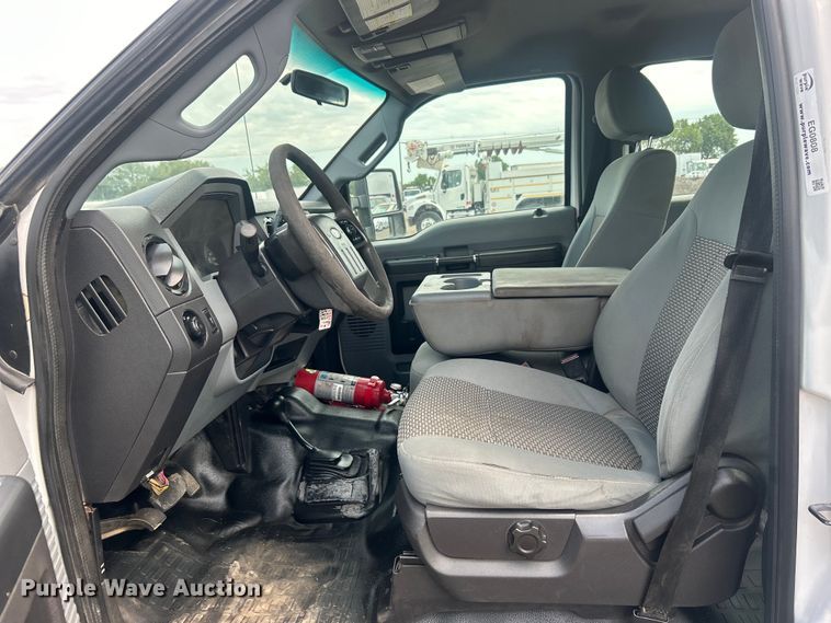 image for item EG0808 2012 Ford F550 Super Duty  Crew Cab flatbed truck