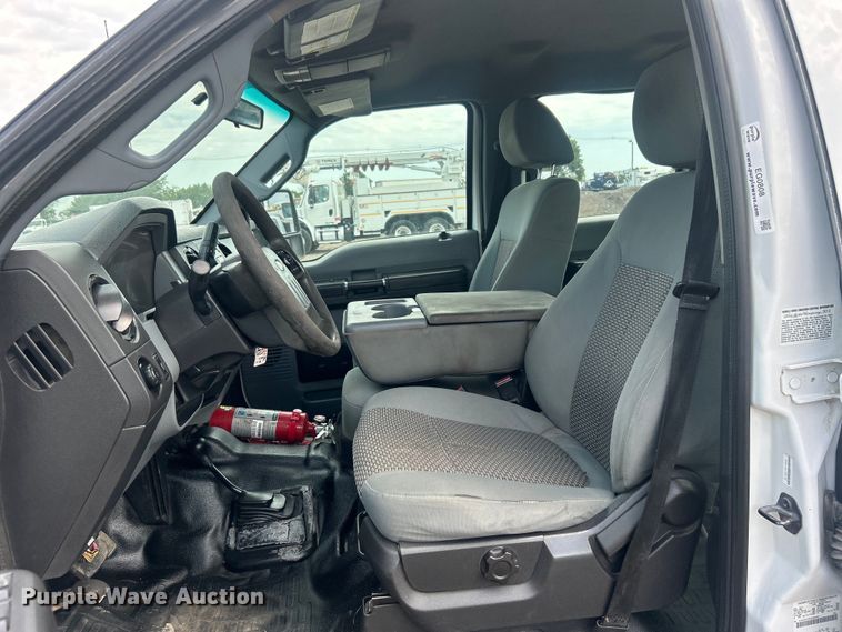 image for item EG0808 2012 Ford F550 Super Duty  Crew Cab flatbed truck