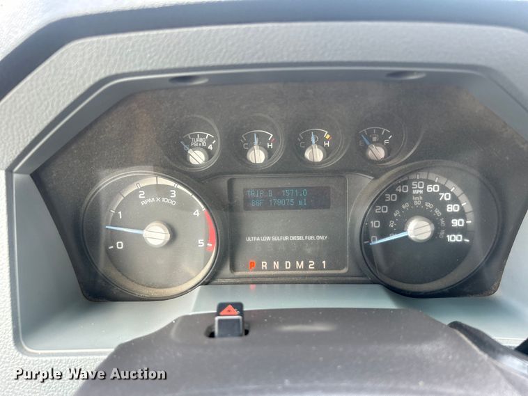 image for item EG0808 2012 Ford F550 Super Duty  Crew Cab flatbed truck