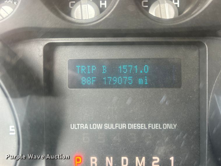 image for item EG0808 2012 Ford F550 Super Duty  Crew Cab flatbed truck