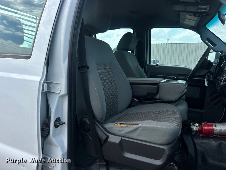 image for item EG0808 2012 Ford F550 Super Duty  Crew Cab flatbed truck