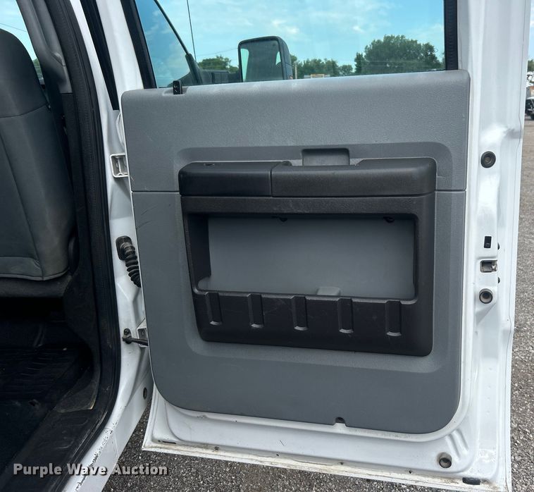 image for item EG0808 2012 Ford F550 Super Duty  Crew Cab flatbed truck