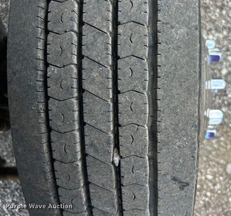 image for item EG0808 2012 Ford F550 Super Duty  Crew Cab flatbed truck