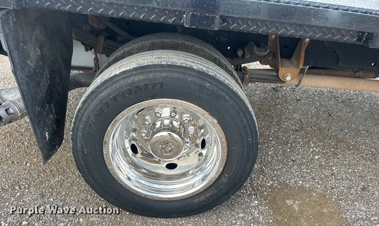 image for item EG0808 2012 Ford F550 Super Duty  Crew Cab flatbed truck