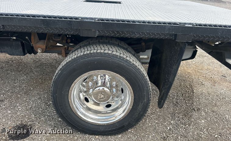 image for item EG0808 2012 Ford F550 Super Duty  Crew Cab flatbed truck