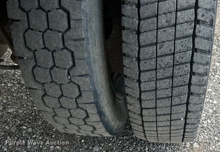 image for item EG0808 2012 Ford F550 Super Duty  Crew Cab flatbed truck