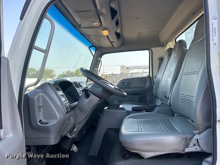 image for item EG0814 2010 International CF600 box truck