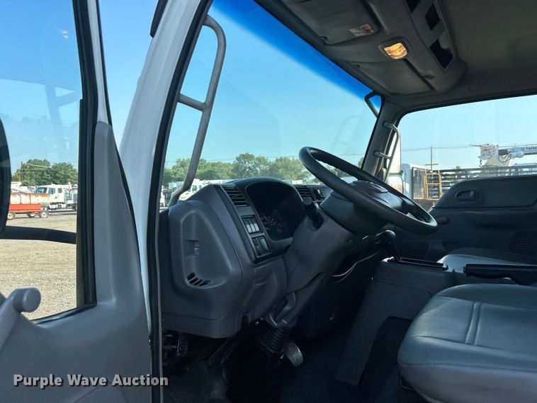 image for item EG0814 2010 International CF600 box truck