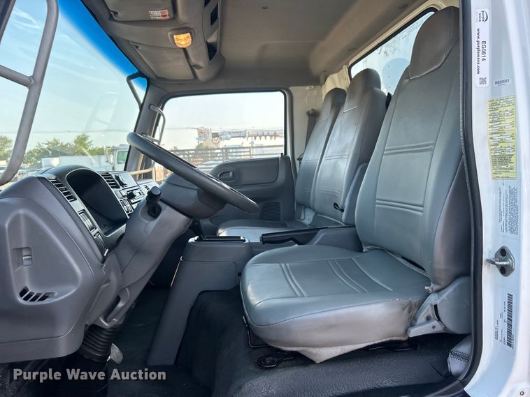 image for item EG0814 2010 International CF600 box truck