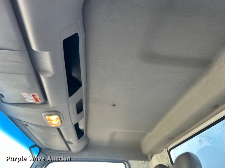 image for item EG0814 2010 International CF600 box truck