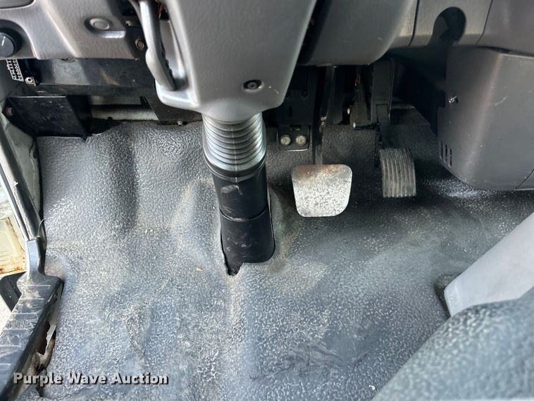 image for item EG0814 2010 International CF600 box truck