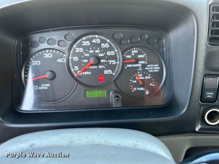 image for item EG0814 2010 International CF600 box truck