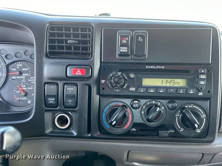 image for item EG0814 2010 International CF600 box truck