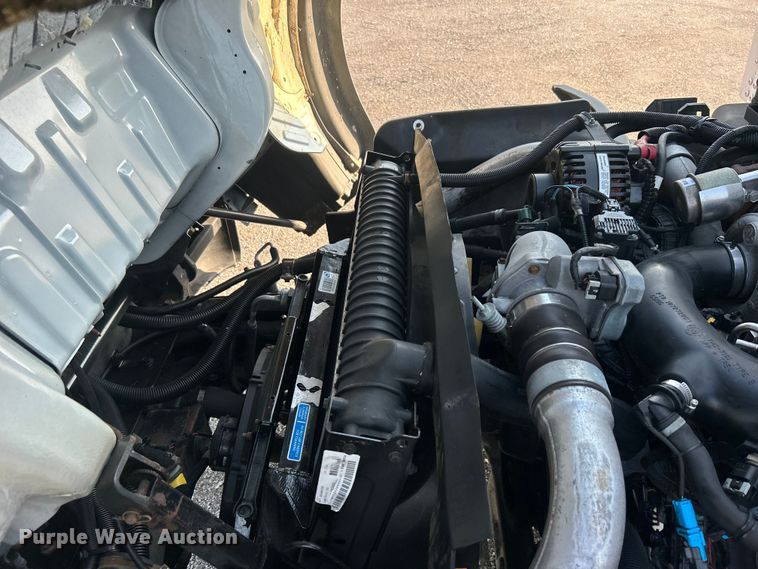 image for item EG0814 2010 International CF600 box truck