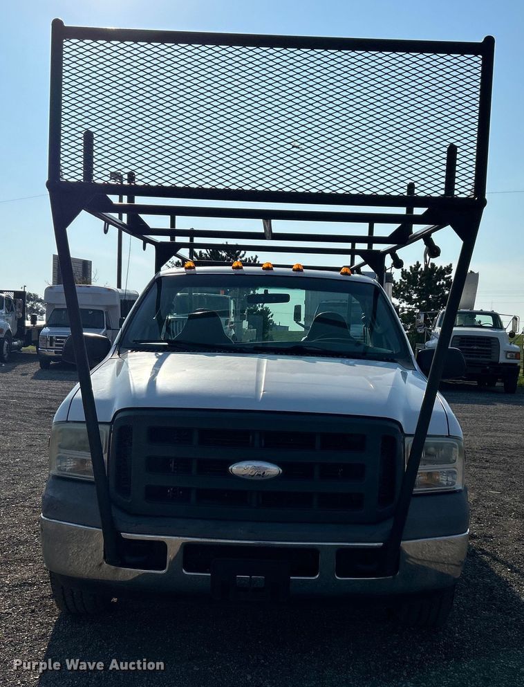 image for item EG0815 2005 Ford F250 Super Duty  pickup truck