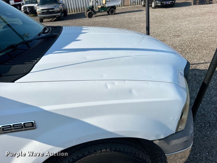 image for item EG0815 2005 Ford F250 Super Duty  pickup truck