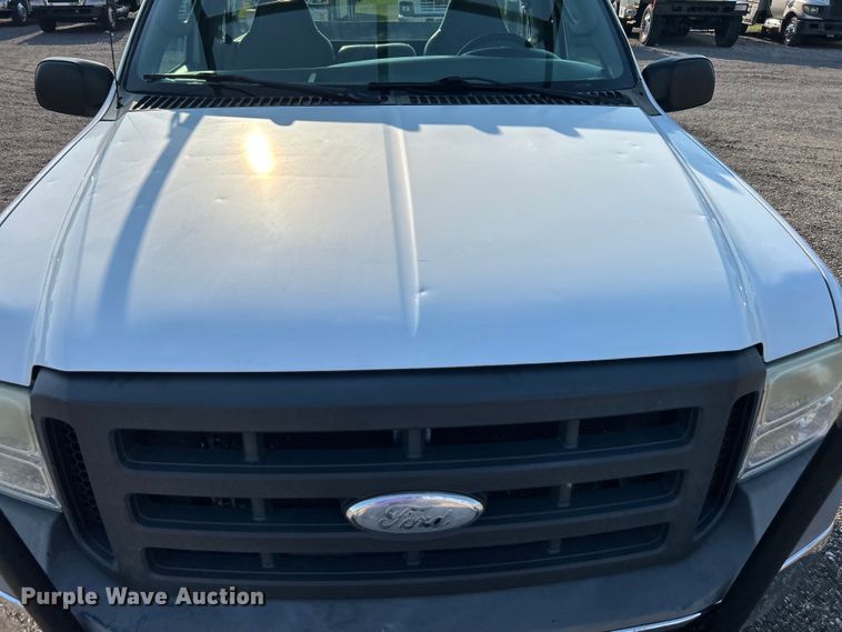 image for item EG0815 2005 Ford F250 Super Duty  pickup truck