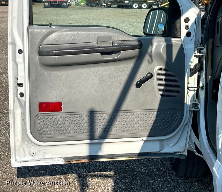 image for item EG0815 2005 Ford F250 Super Duty  pickup truck