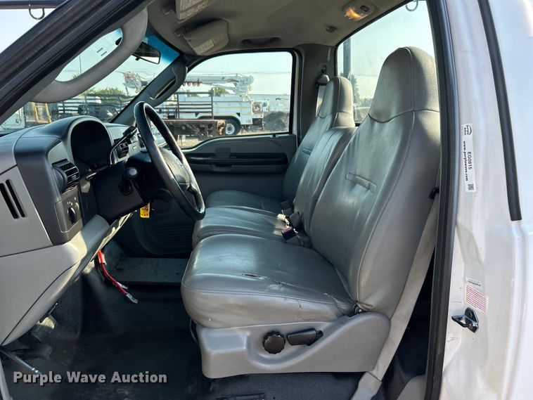 image for item EG0815 2005 Ford F250 Super Duty  pickup truck