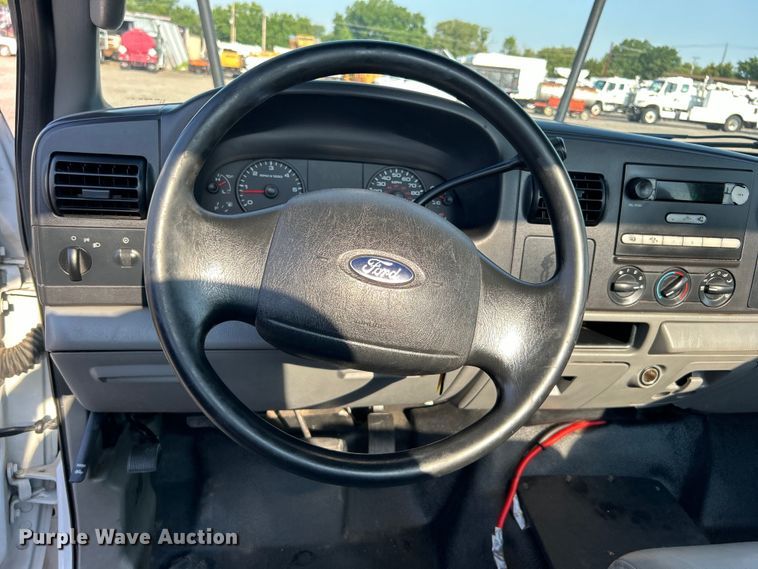 image for item EG0815 2005 Ford F250 Super Duty  pickup truck