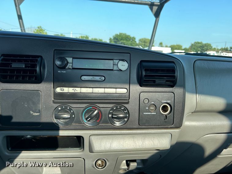 image for item EG0815 2005 Ford F250 Super Duty  pickup truck