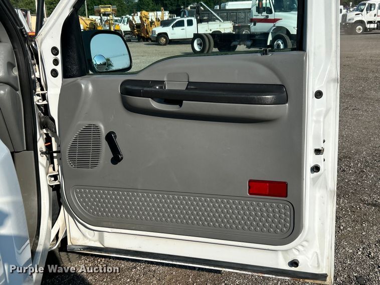 image for item EG0815 2005 Ford F250 Super Duty  pickup truck