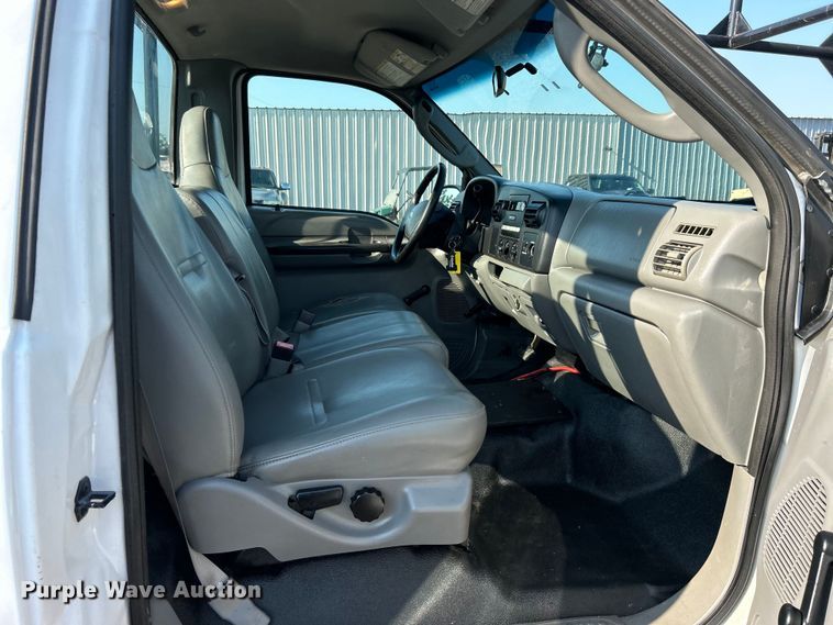 image for item EG0815 2005 Ford F250 Super Duty  pickup truck