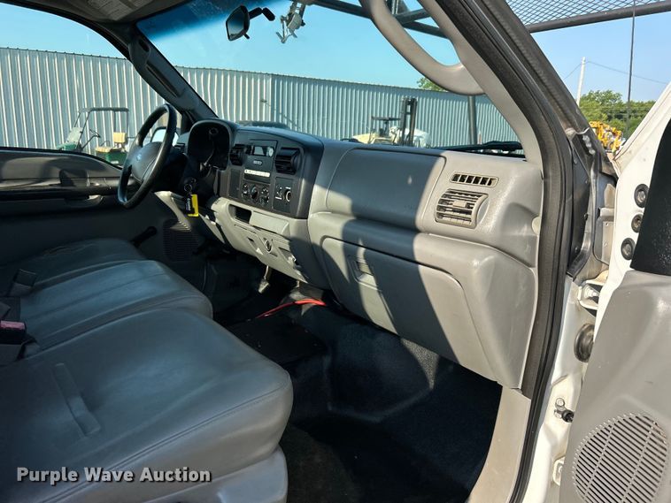 image for item EG0815 2005 Ford F250 Super Duty  pickup truck