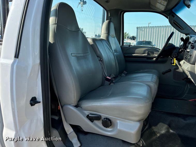 image for item EG0815 2005 Ford F250 Super Duty  pickup truck