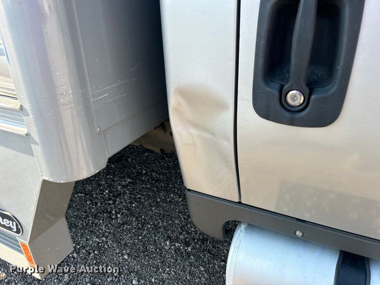 image for item EG0816 2014 International  TerraStar delivery truck