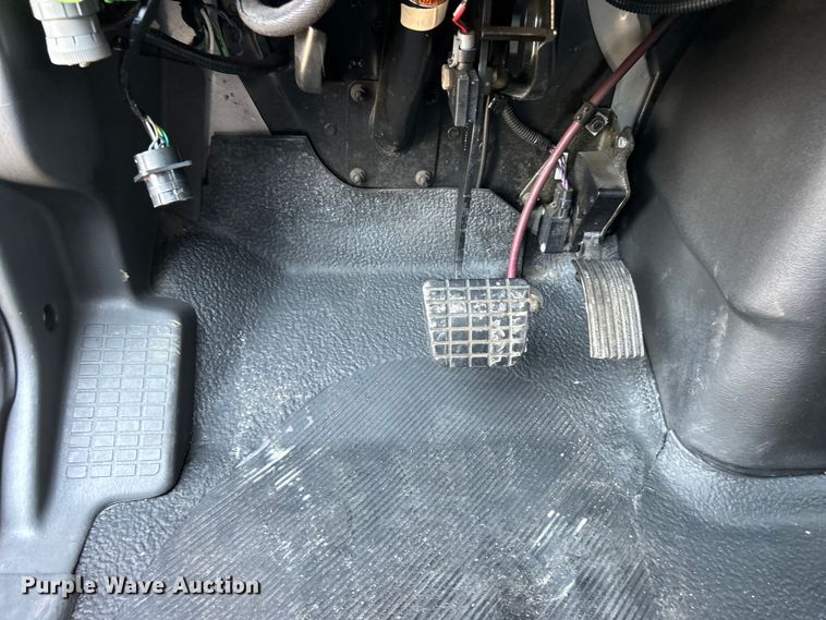 image for item EG0816 2014 International  TerraStar delivery truck