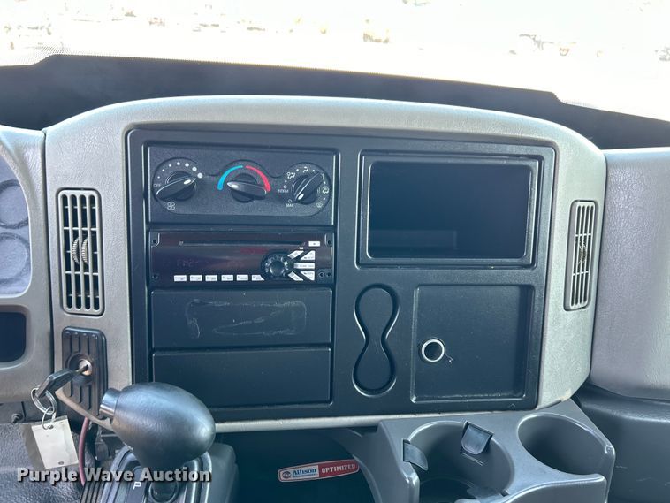 image for item EG0816 2014 International  TerraStar delivery truck