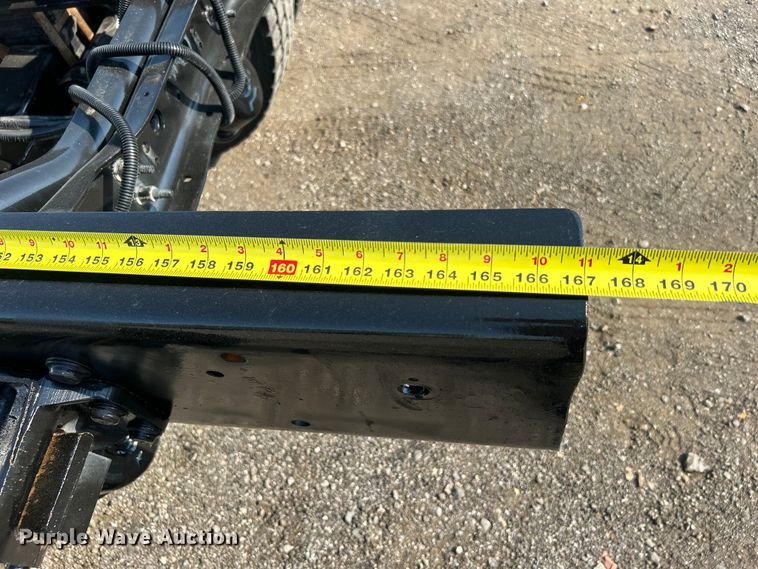 image for item EG0818 2013 International  DuraStar 4000 truck cab and chassis