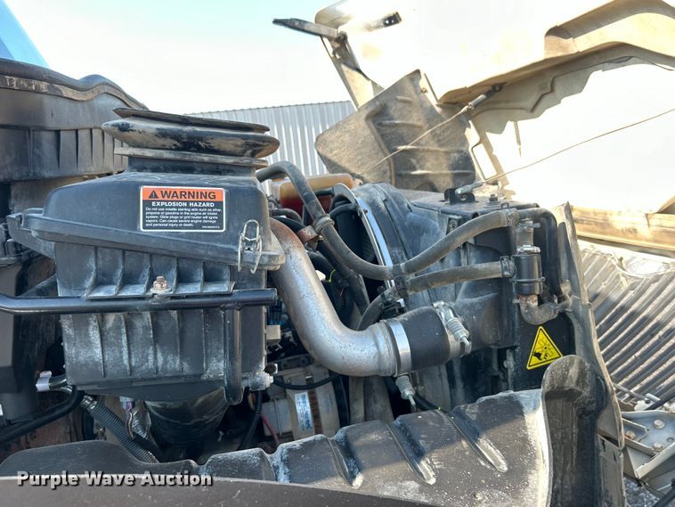 image for item EG0818 2013 International  DuraStar 4000 truck cab and chassis