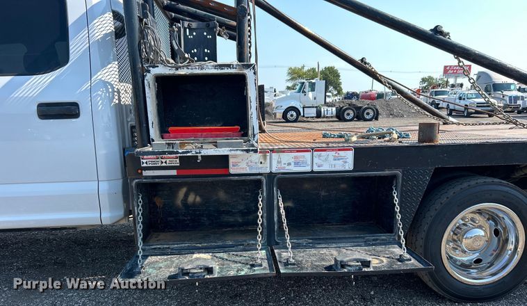 image for item EG0820 2019 Ford F550 Super Duty Crew Cab winch truck