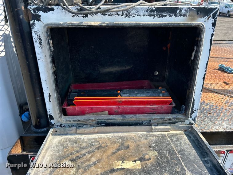 image for item EG0820 2019 Ford F550 Super Duty Crew Cab winch truck