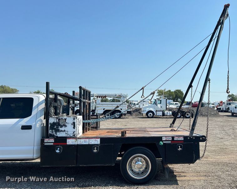 image for item EG0820 2019 Ford F550 Super Duty Crew Cab winch truck