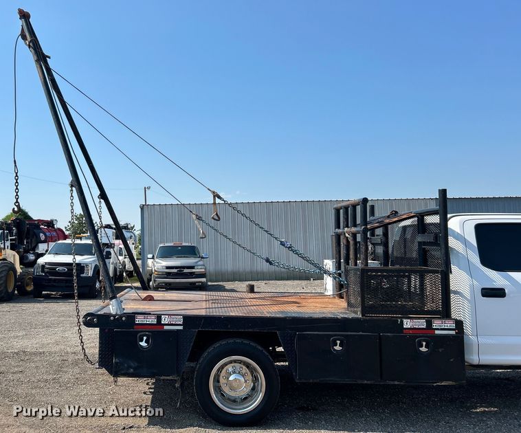 image for item EG0820 2019 Ford F550 Super Duty Crew Cab winch truck