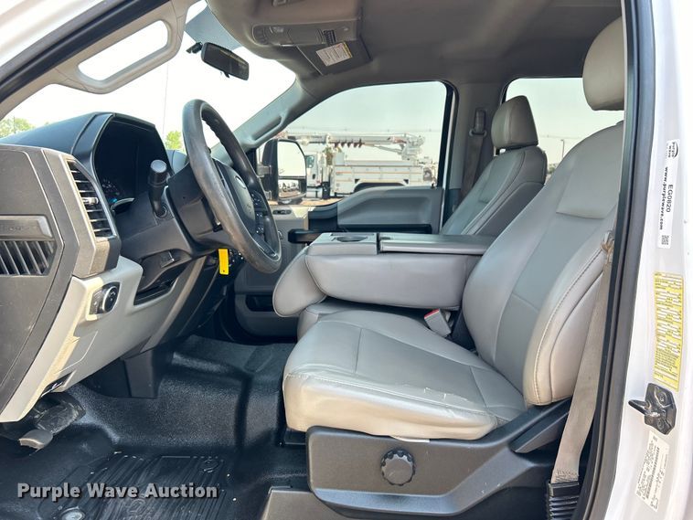 image for item EG0820 2019 Ford F550 Super Duty Crew Cab winch truck