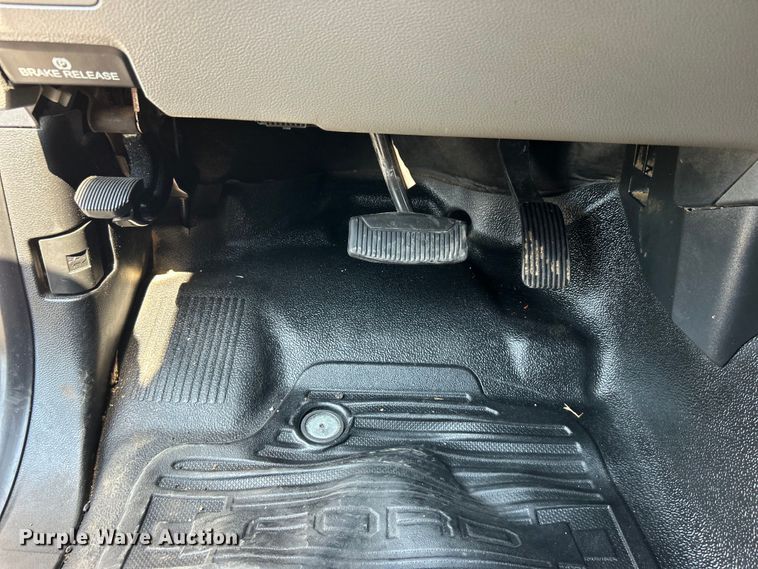 image for item EG0820 2019 Ford F550 Super Duty Crew Cab winch truck