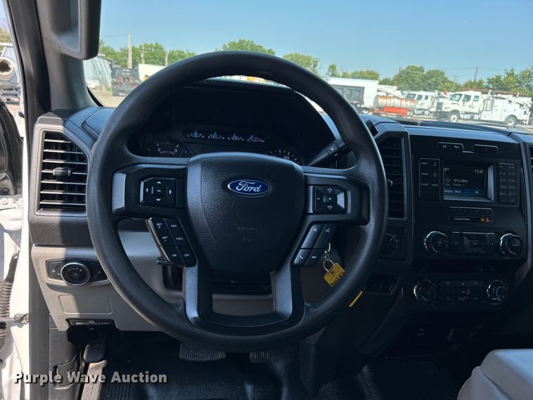 image for item EG0820 2019 Ford F550 Super Duty Crew Cab winch truck