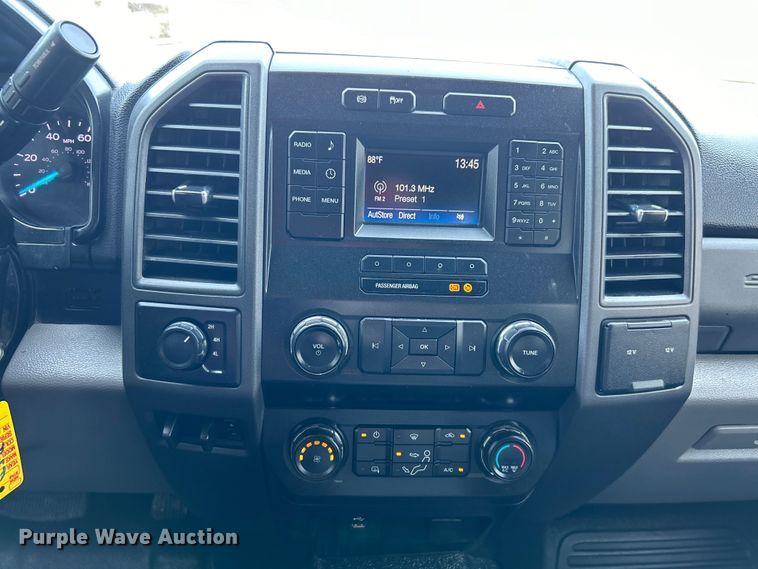 image for item EG0820 2019 Ford F550 Super Duty Crew Cab winch truck