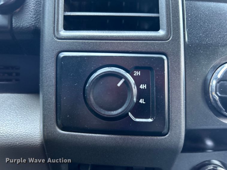 image for item EG0820 2019 Ford F550 Super Duty Crew Cab winch truck