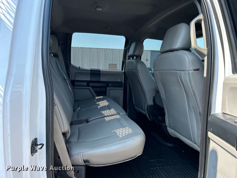 image for item EG0820 2019 Ford F550 Super Duty Crew Cab winch truck