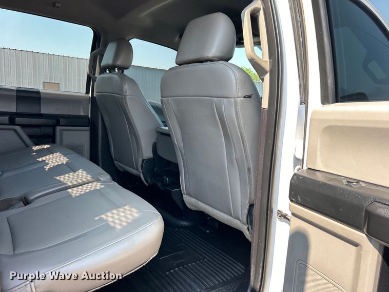 image for item EG0820 2019 Ford F550 Super Duty Crew Cab winch truck