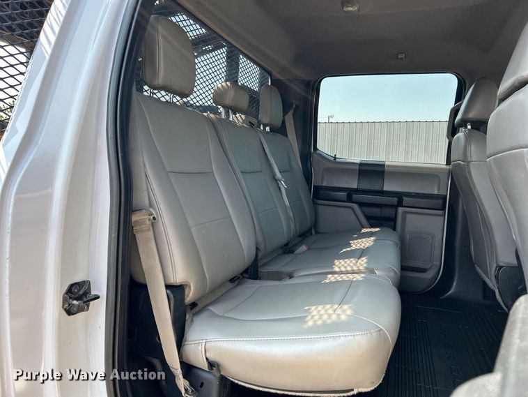 image for item EG0820 2019 Ford F550 Super Duty Crew Cab winch truck