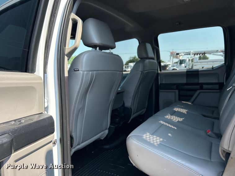 image for item EG0820 2019 Ford F550 Super Duty Crew Cab winch truck