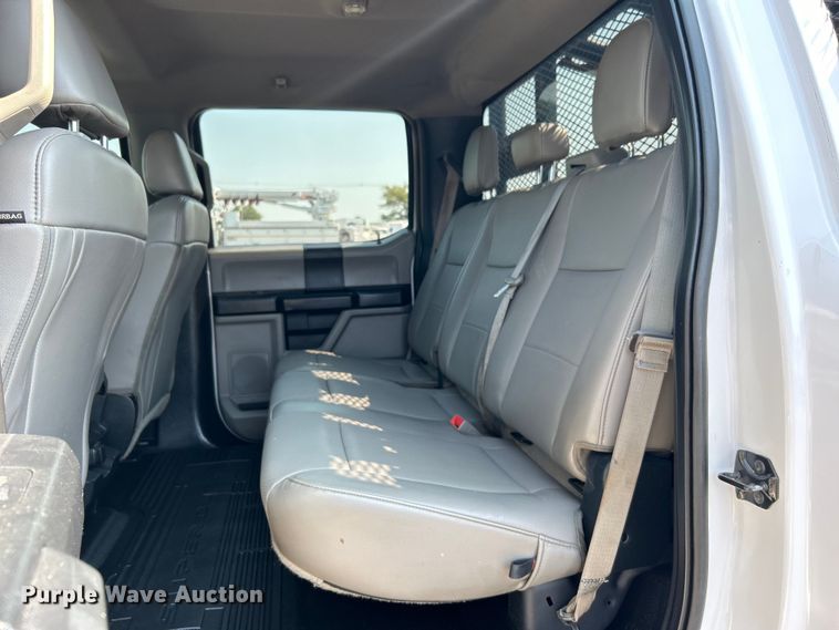 image for item EG0820 2019 Ford F550 Super Duty Crew Cab winch truck